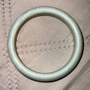 Hi! It’s beautiful was a gift, but it’s too small for me.